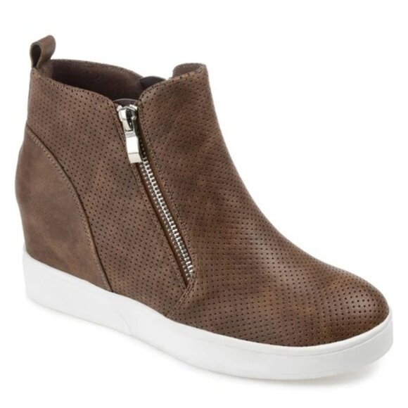 Journee Collection Women's Pennelope Sneaker Wedge - Picture 1 of 5